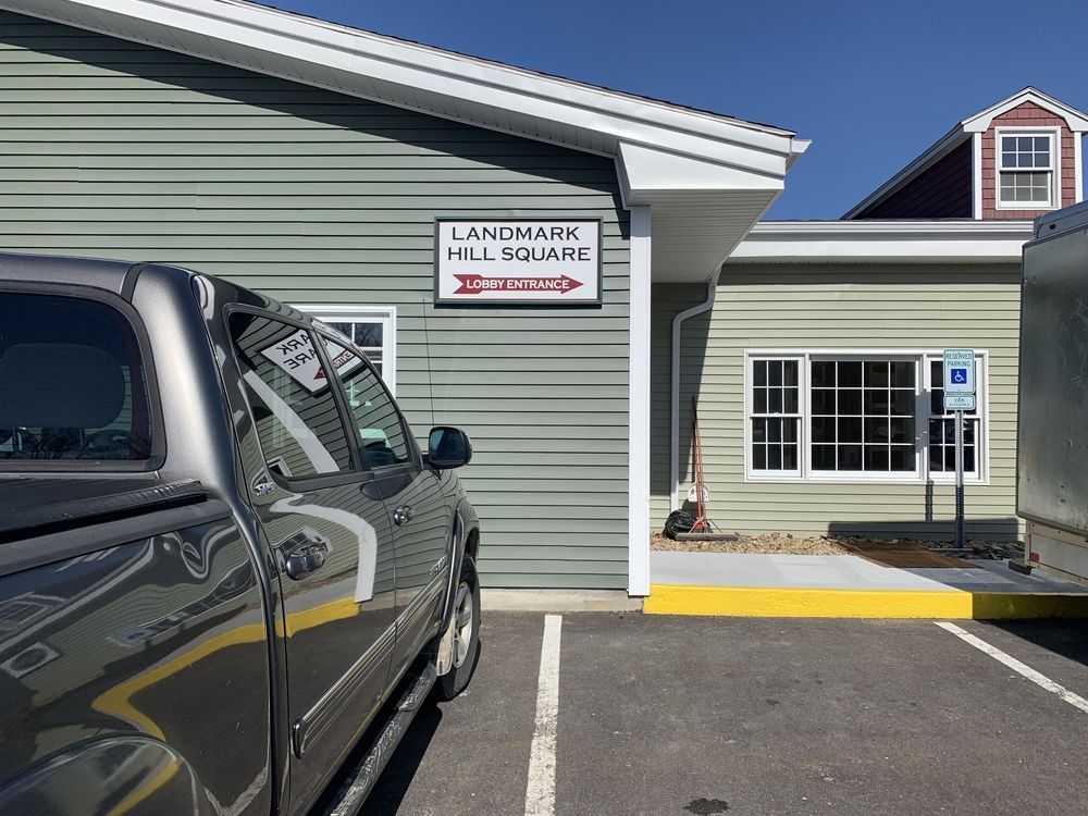 Landmark Hill Square Unit 4: 518 Us Hwy 1, Kittery, ME 03904